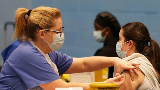 <p class="contextmenu internal_Caption">A student receiving an injection at the University of Kent campus in Canterbury after a meningitis outbreak there this month</p> <p class="contextmenu internal_Caption">A student receiving an injection at the University of Kent campus in Canterbury after a meningitis outbreak there this month</p>
