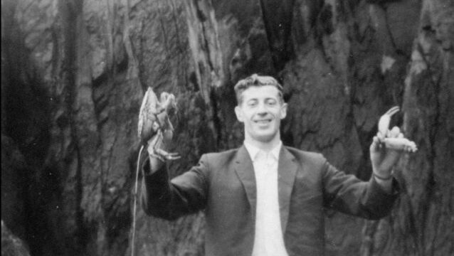 <p class="contextmenu internal_Caption">John Harrington on Dursey Island</p> <p class="contextmenu internal_Caption">John Harrington on Dursey Island</p>