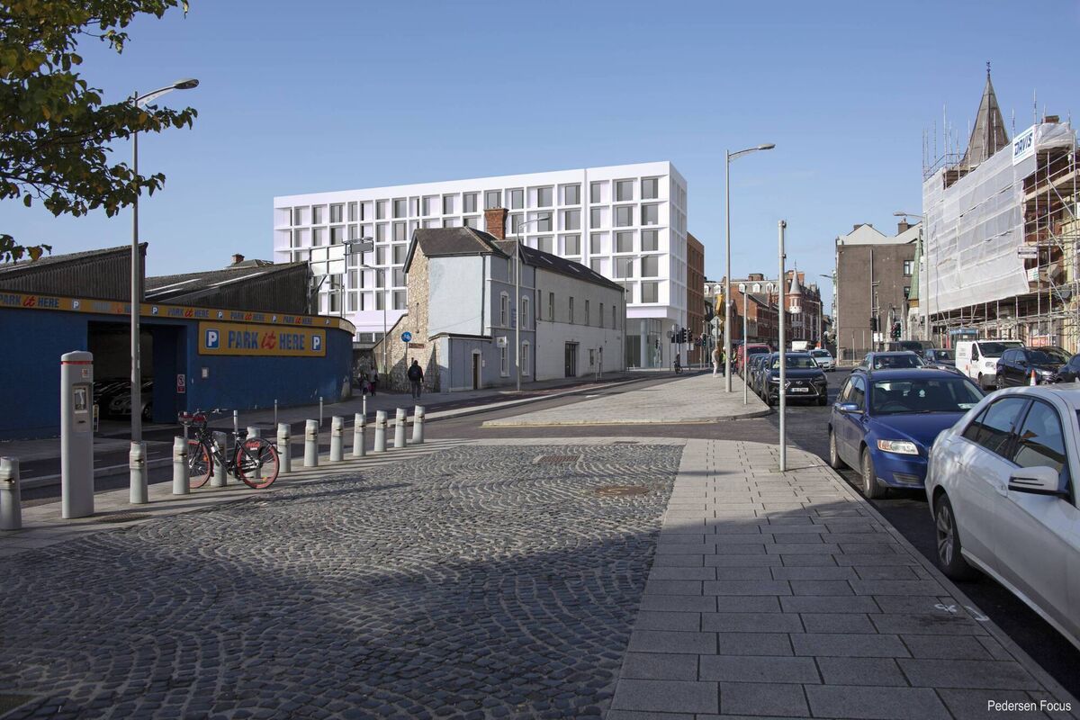 The entrance to the hotel will be double height at the junction of Brian Boru Street, Lower Glanmire Road, MacCurtain Street and Summerhill. The entrance to the hotel will be double height at the junction of Brian Boru Street, Lower Glanmire Road, MacCurtain Street and Summerhill.