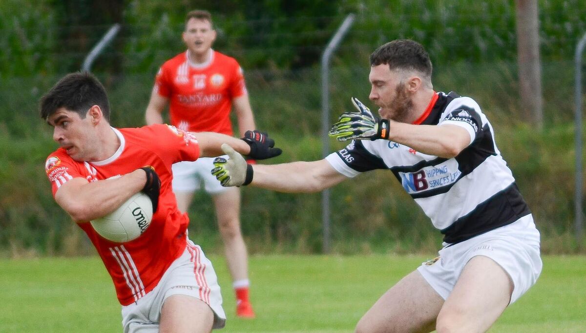 Kevin Davis of O'Donovan Rossa pulls away from Alan Hosford of St Nicholas during the Cork Senior Football Championship match in Brinny. Picture: Howard Crowdy Kevin Davis of O'Donovan Rossa pulls away from Alan Hosford of St Nicholas during the Cork Senior Football Championship match in Brinny. Picture: Howard Crowdy