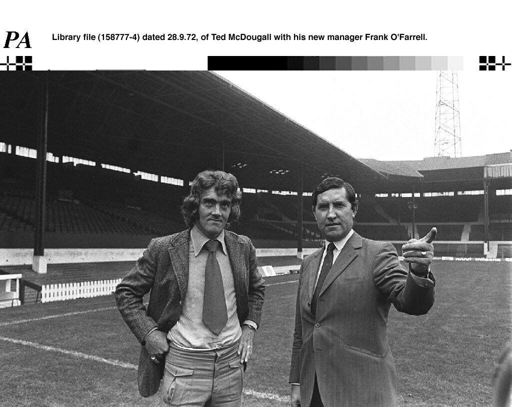 TED MCDOUGALL WITH HIS NEW MANAGER FRANK O'FARRELL TED MCDOUGALL WITH HIS NEW MANAGER FRANK O'FARRELL