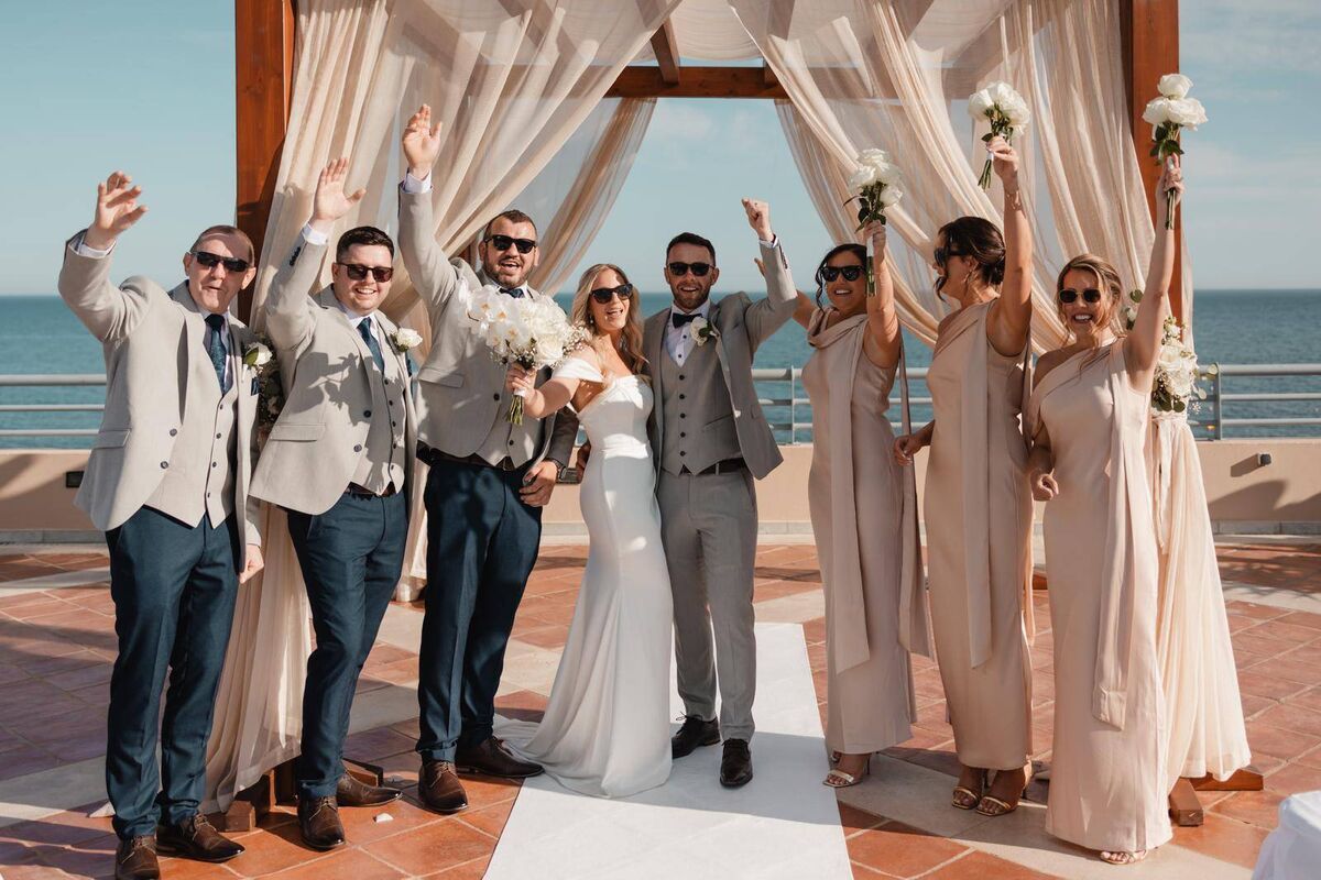 The wedding party, Ali Cronin (Maid of Honour and sister) Jen Cronin (sister) Sarah Reid (best friend), Stephen McCarthy ( best man), Ian Harrington ( groomsman), and John Lehane (groomsman). The wedding party, Ali Cronin (Maid of Honour and sister) Jen Cronin (sister) Sarah Reid (best friend), Stephen McCarthy ( best man), Ian Harrington ( groomsman), and John Lehane (groomsman).