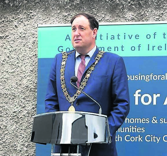 Cllr Kieran McCarthy in call for public lighting. Cllr Kieran McCarthy in call for public lighting.